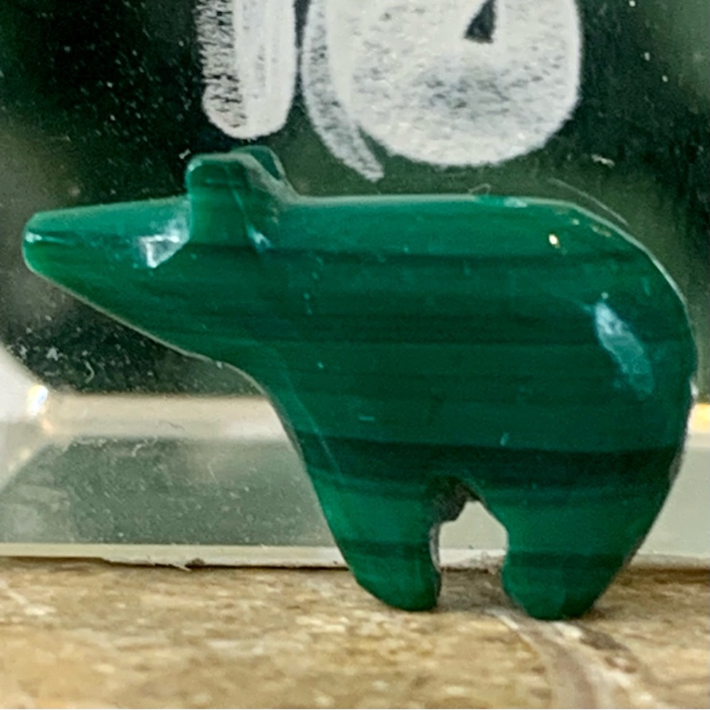 Native American Style Green Stone Zuni Bear Fetish Bead Carved Miniature Animal
